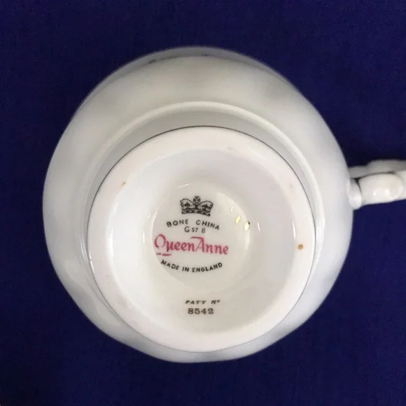 Vintage Queen Anne Blue Flowers Teacup and Saucer - Picture 4 of 6